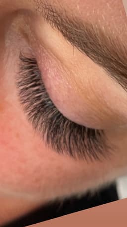 Beautiful lash sweep