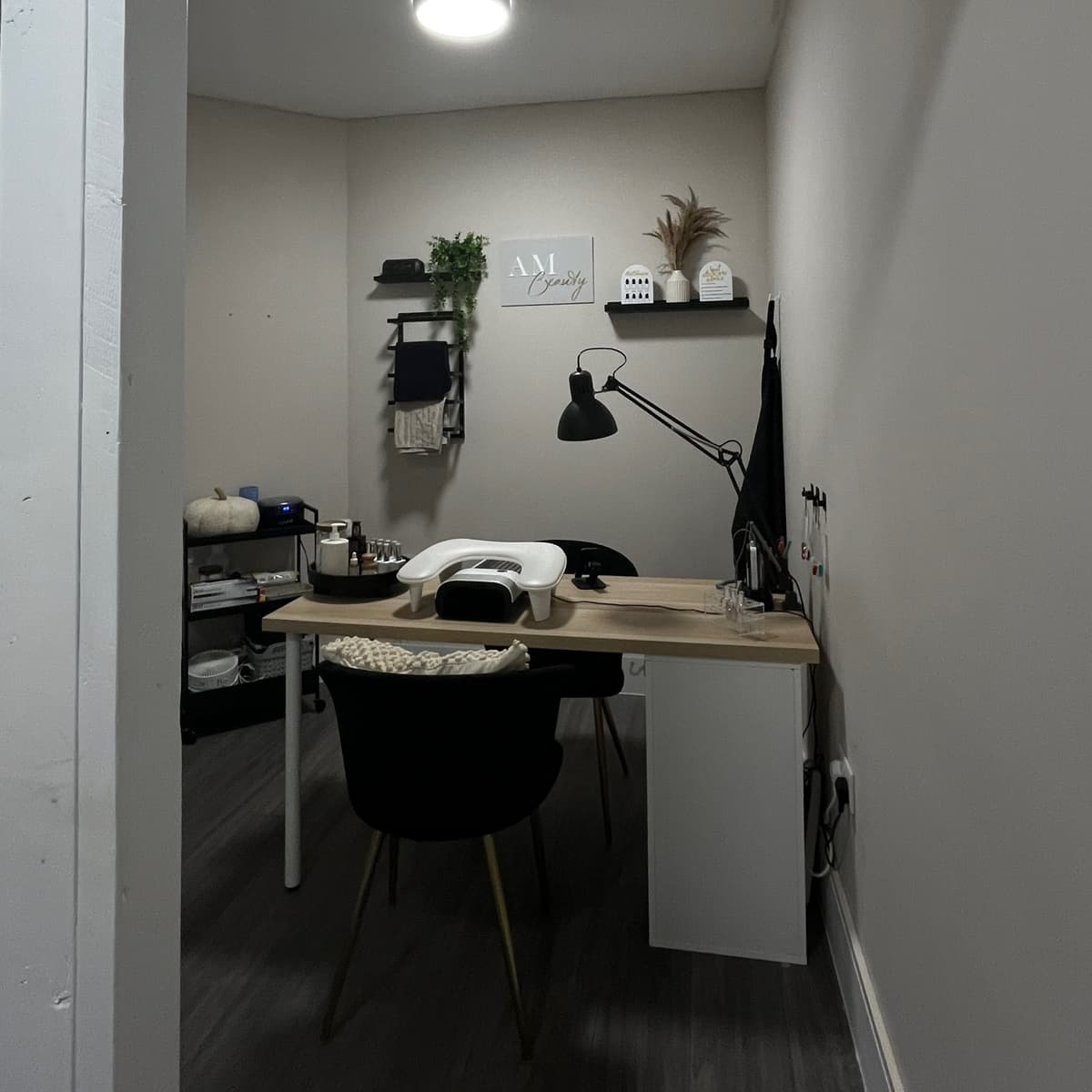 Step into my private treatment room for a relaxed, 1-2-1 experience tailored to you🫧