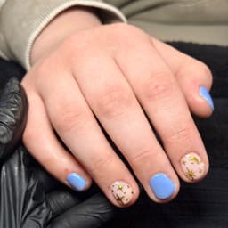 Gel with simple design