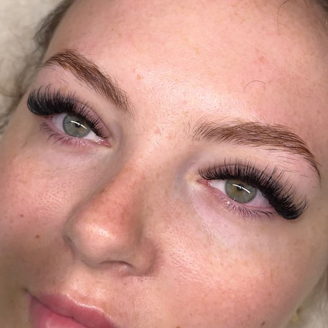 Wispy Volume Lashes