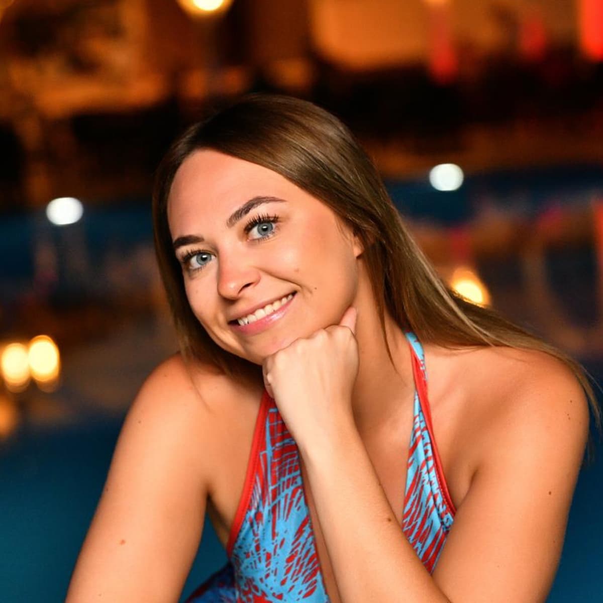 Hey! Im Abbie, the face behind ‘Beauty by Abbie’ 👋
If you’re new here welcome to my page! I’m a beauty therapist from Hemel Hempstead, I’m based in Potten end village, in my little beauty room.
I’ve been qualified as a beauty therapist for almost 15 years! I’ve gained so much experience over the years, from working in spas to salons.
I love all the beauty treatments I offer, but I’ll have to say doing a lash lift and tint, is probably my favourite, to see the before and then after result it’s just so incredible! Most of my clients know I’ll make anyone feel welcome who step foot into my room, and most certainly hope they have the best experience they can, and a proper giggle!😂