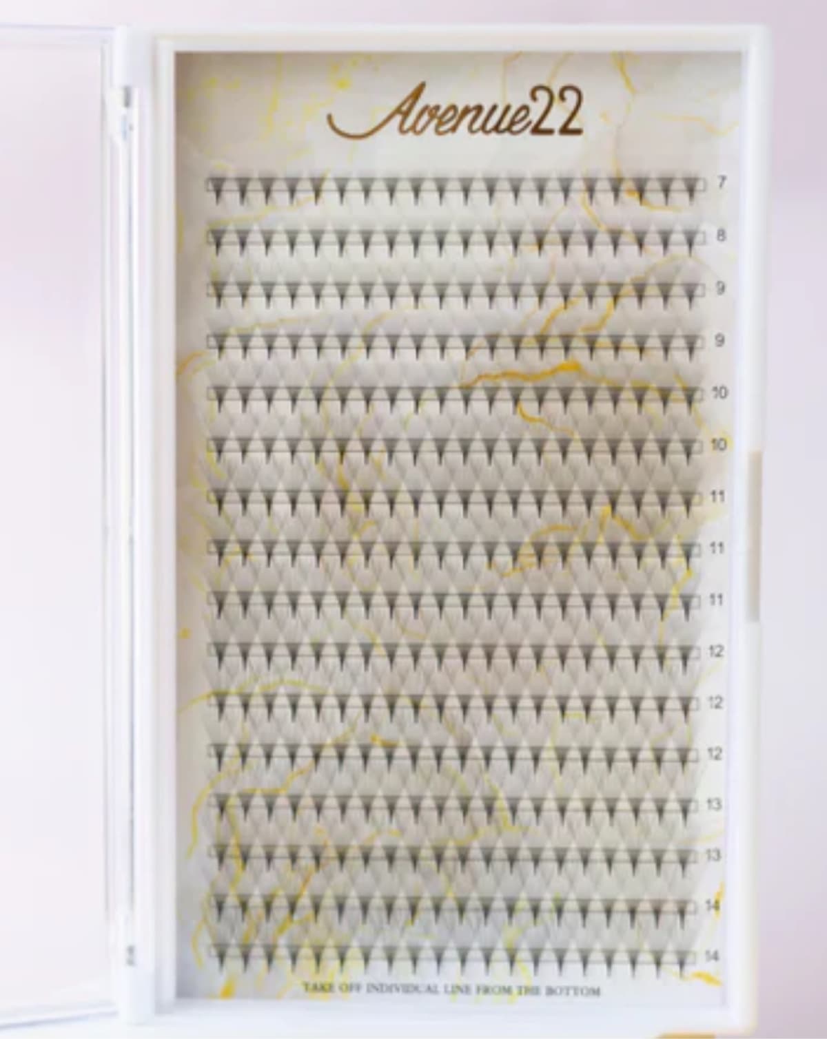 pre made lash trays
These are a total dream to work with! Super lightweight perfectly fanned and they give such a full fluffy look without adding extra weight. The quality is always consistent my go to for my pre made girlies so effortless & beautiful sets every time!