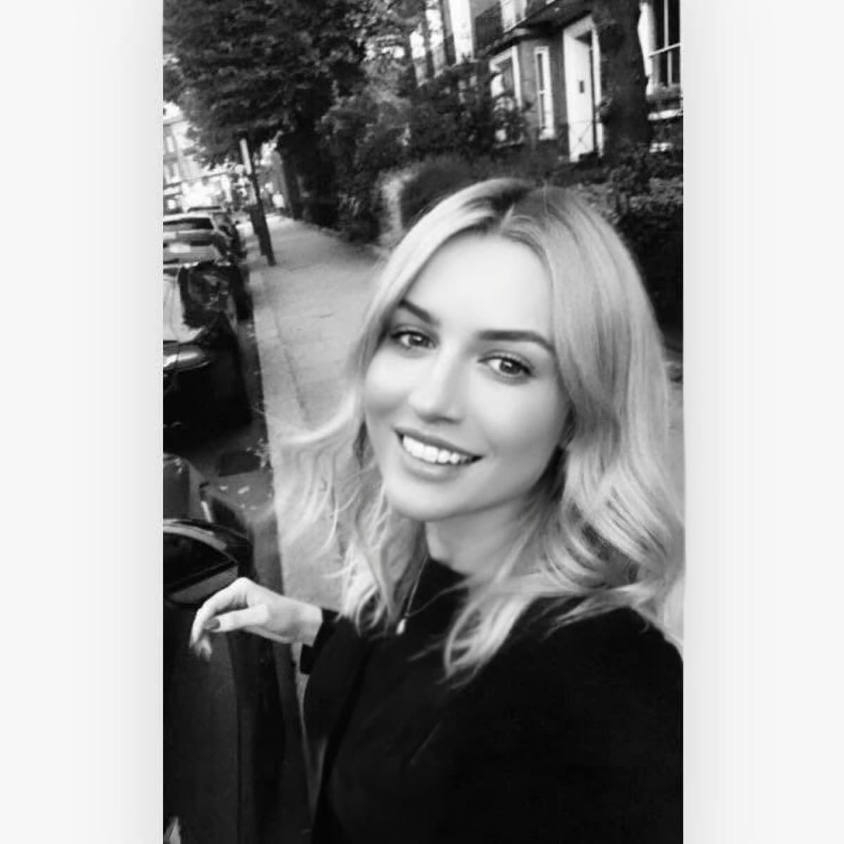 I began my journey at the London School of Beauty and Makeup while working at MAC Cosmetics in their flagship store at Harrods, London. During this time, I received training from the esteemed makeup artist Dominic Skinner, the director of MAC Cosmetics UK and head judge of BBC's and Netflix's show 'Glow Up.'
With over 15 years makeup and beauty experience and expertise, I have worked with some of the UKs greatest companies, brands, photographers, models, musicians, actors, performers and presenters alongside some of the best makeup artists in the country. I have worked on multiple beauty campaigns, magazine editorials and designed looks for brands such as Schwarzkopf and Ghd to name a few.
I specialise in male grooming and have worked on live television events for the UEFA Champions League, as well as various men's campaigns. Additionally, I have worked with Legendary Artists from British rock band Queen, Sir Brian May and Roger Taylor, along with several other male artists for Universal Records.
As makeup artist to BBC news broadcaster Dr. Sian Williams, I had the privilege of working on events such as reporting the Queen's Jubilee at Buckingham Palace. I was also honoured to do Sian's wedding makeup.
I work internationally, travelling as far as the Bahamas and Miami. My experience includes collaborations with The Tribune and the Luxury fashion company Carlo Milano, assisting photographer Andres Lesauvage.
I am currently the personal makeup artist for presenter Colleen Ramsey, headlining three cookery series "Bywyd Y Bwyd" on S4C. It has been a pleasure working with Colleen at events such as BAFTA Cymru and during TV appearances on shows like S4C's Jonathan and Heno. Most recently, I worked on a new series called "Ciao!" which involves filming in the north of Italy with Colleen and co-presenter Owain Wyn Evans, host of BBC Radio 2 and "Homes Under the Hammer." This series is set to air this December.