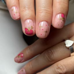 Seasonal nail design