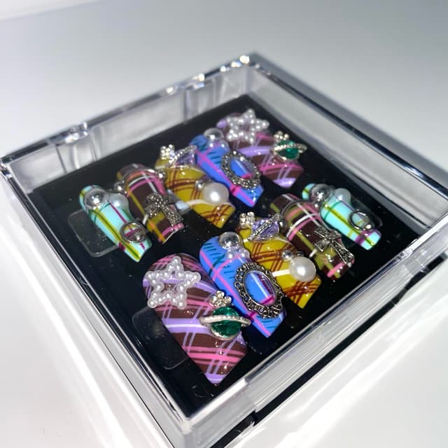 All sets come in a display storage box