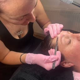 Dermaplane facial