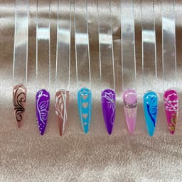 A mixed of elegant lines,florals and playful colours ✨