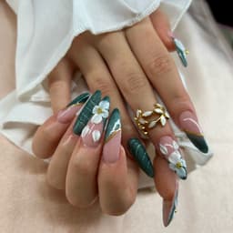 When the power of green meets the softness of a flower,inspired by nature,created with soul 💕