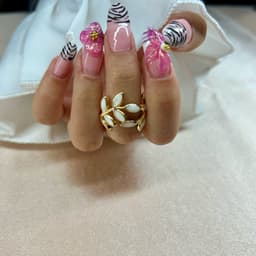 ✨Beautiful BIAB nails with 3D flowers 🌸