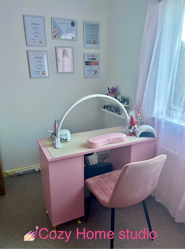 My cozy Brighton home studio 🥰