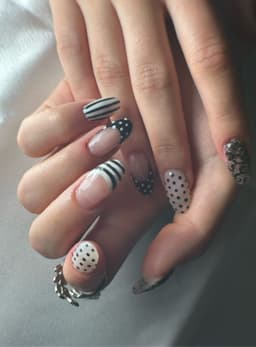 Black & white design 🤍🖤