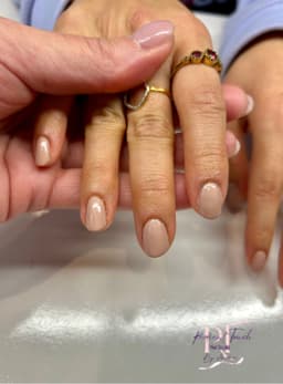 Clean nude gel polish💅