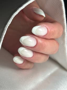 Milky white elegance ✨