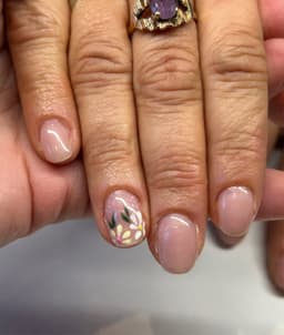 BIAB with flowers 🌼