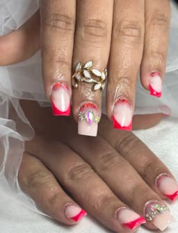 Red french but make it luxury ❤️