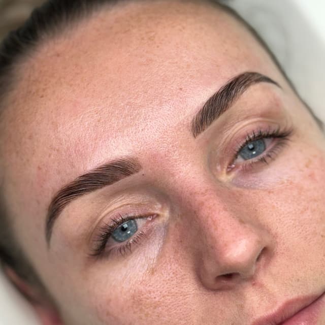 Brow Wax & Tint