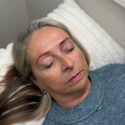 Signature Sculpted Brow Maintenance