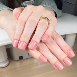 Prescriptive manicure + without gel colour