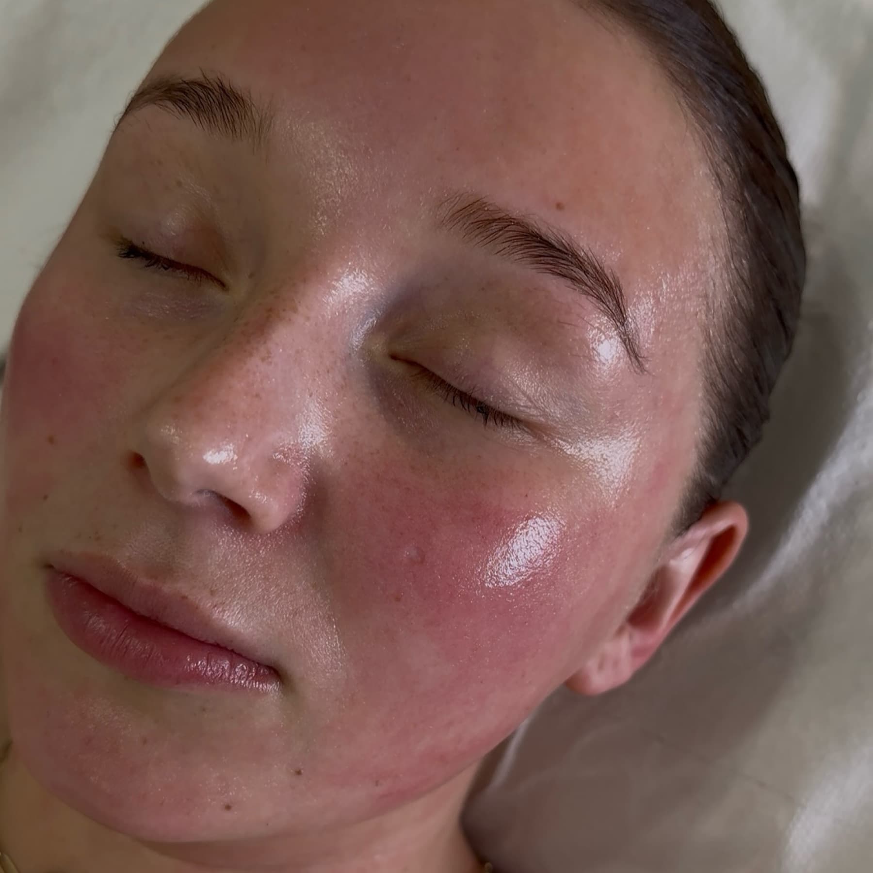 Personalised skin consultations
Results focused treatments
Professional, high quality products
Relaxing, one to one experience
