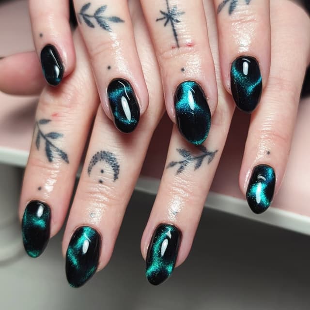 Northern lights nails
