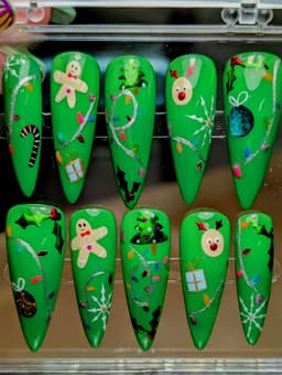 Green Christmas press on nails
