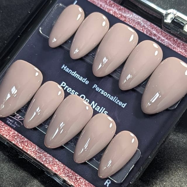 Essential Set - Medium Almond