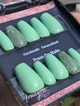 Press on nails - Medium coffin