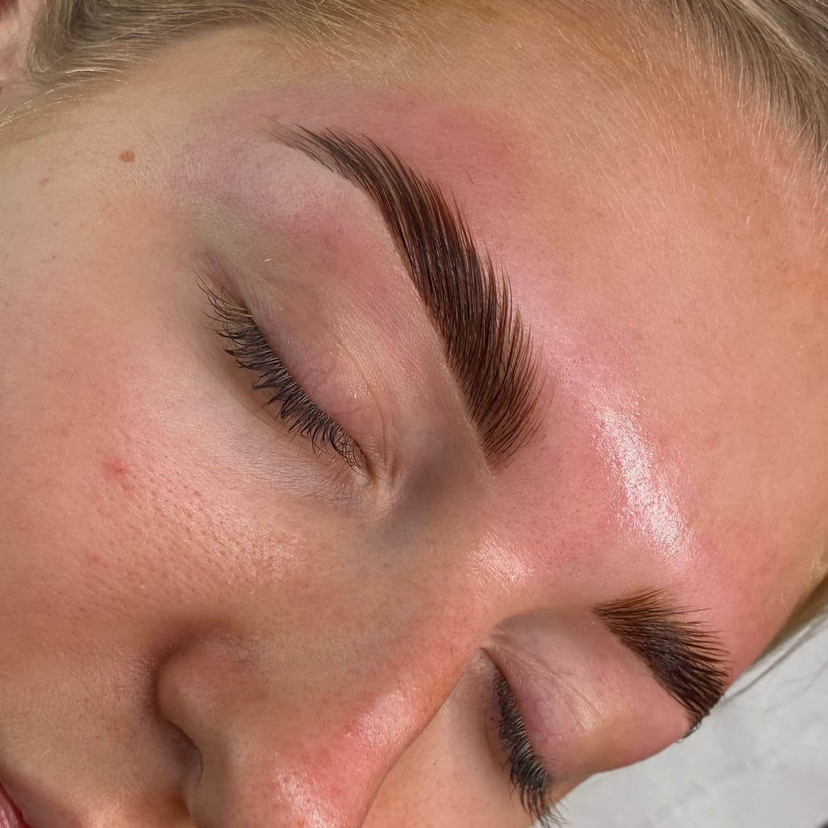 Brow Lamination & Tint - **£35.00**
Ideal for coarse, full or brows that you are trying to grow in. Brow lamination stretches the hairs out, giving the illusion they are fuller than they are. They last up to 10 weeks giving a fluffy or sculpted finish. Tint included And shaping.