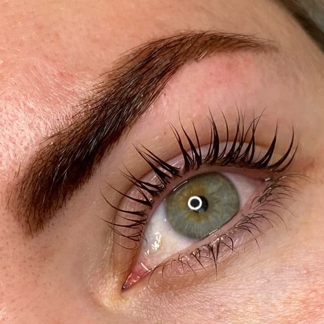 Henna Brow + Lash Lift