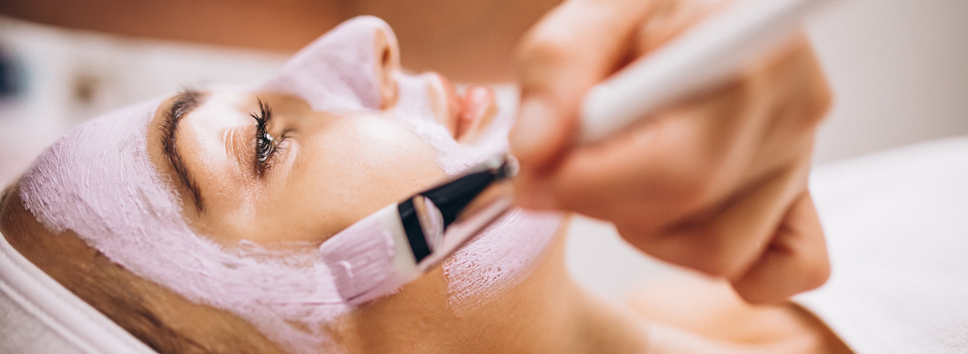 \- Skin that feels dry, tight or irritated
\- Products suddenly causing stinging or redness
\- Frequent or persistent redness or inflammation
\- Flaking or rough texture