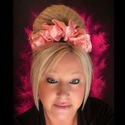 KELLIE - OWNER