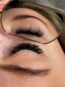 Feathered (Wispy) Lash Set