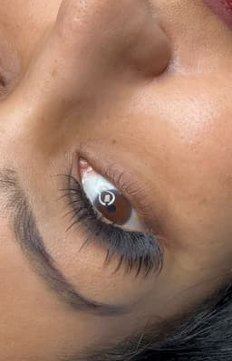 Feathered (Wispy) Lash Set