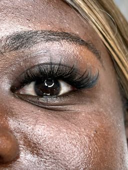Feathered (Wispy) Lash Set