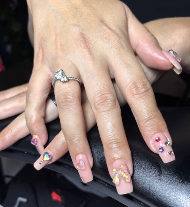 Cute Medium nails, Tier Two Art