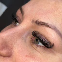 Russian volume lashes