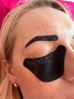 Eyebrow/Eyelash tint