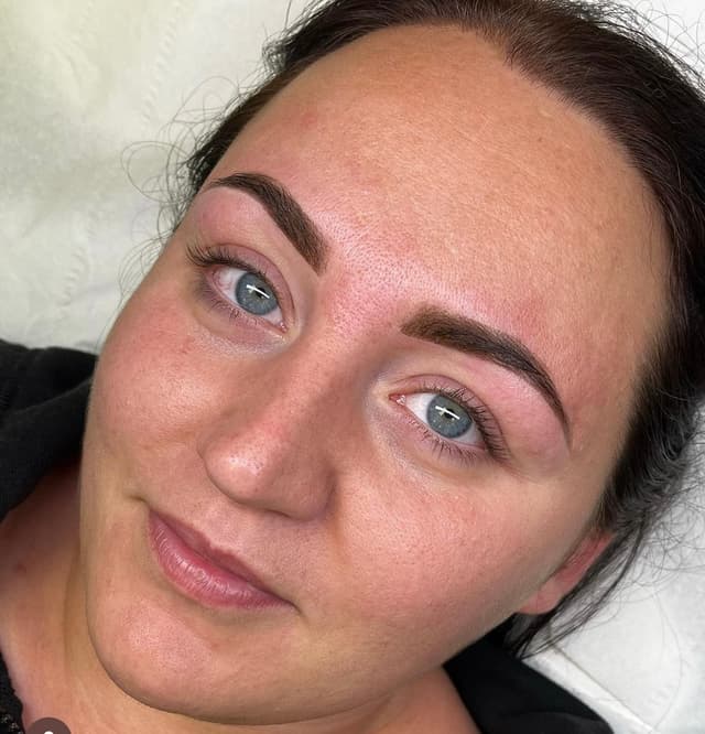 Signature Hybrid brows