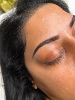 Signature Hybrid Brows