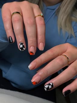 Complex nail art