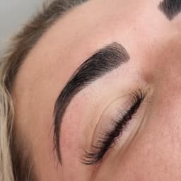 Brow tint & wax