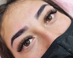 Brows + hybrid lashes