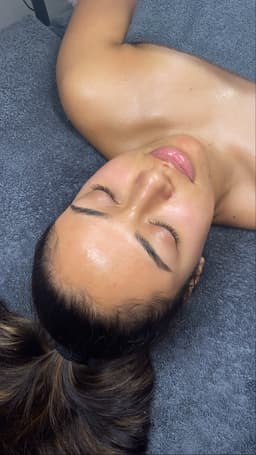 Deluxe Dermaplane Facial