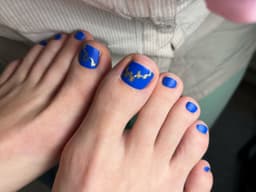 Just toes refresher with normal varnish and design