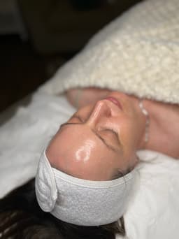 Hydration for irritated dry skin with the Mini Million Dollar Facial