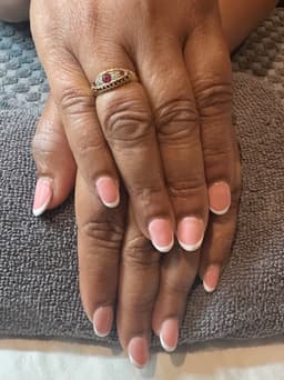 Builder gel with French tip