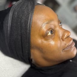 Deluxe Dermaplane Glow