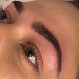 Eyebrow tint and tidy