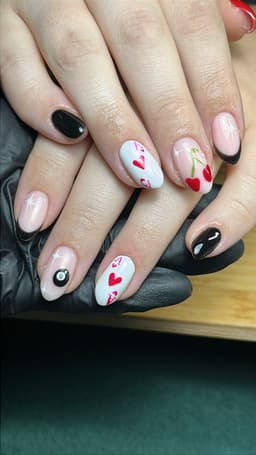 Biab manicure with detailed nail art