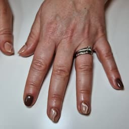 Simple nail art with BIAB